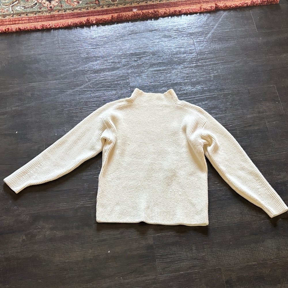 Ann Taylor XSP White/Cream Sweater